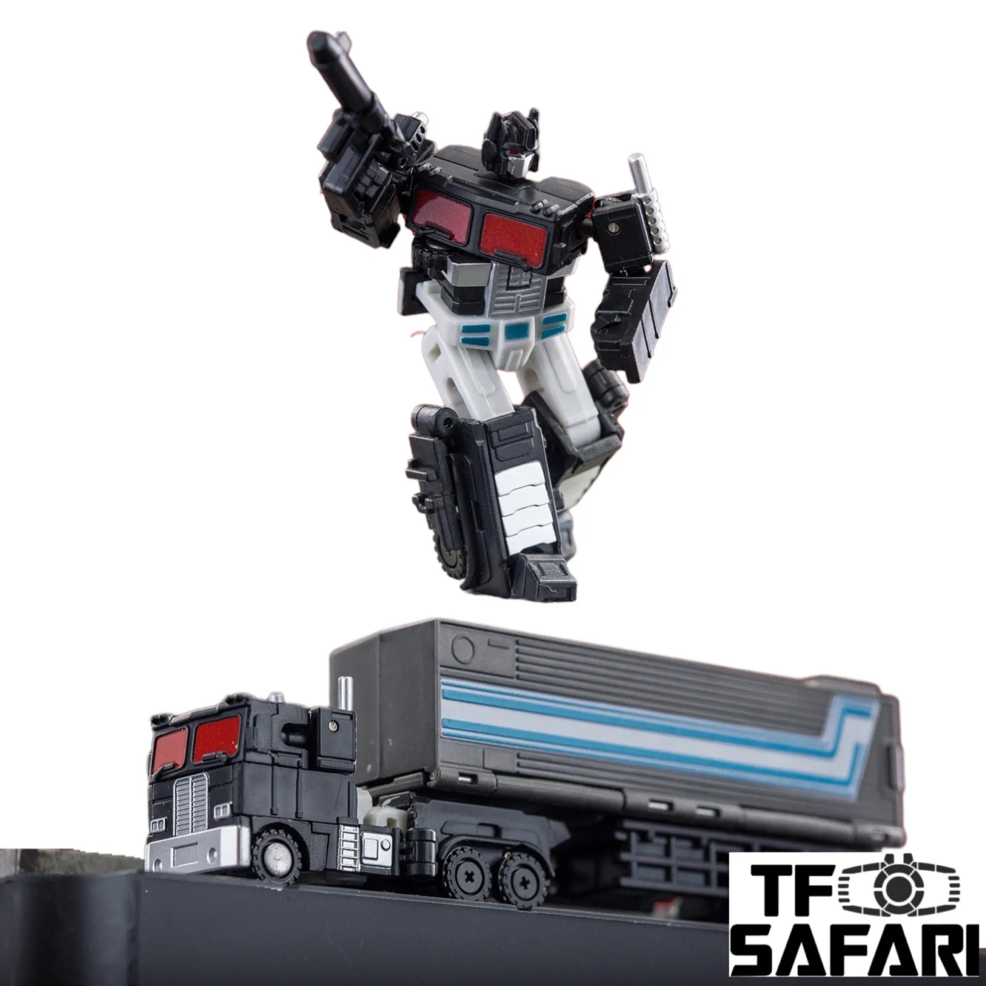 Dr.Wu & Mechanic Studio Extreme Warfare DW-E04B DWE04B Prime Commander (Optimus Prime)  w/ convoy Legends Class (Core Class) fit to Earthrise Titan Class  Black Version 6cm / 4.6"