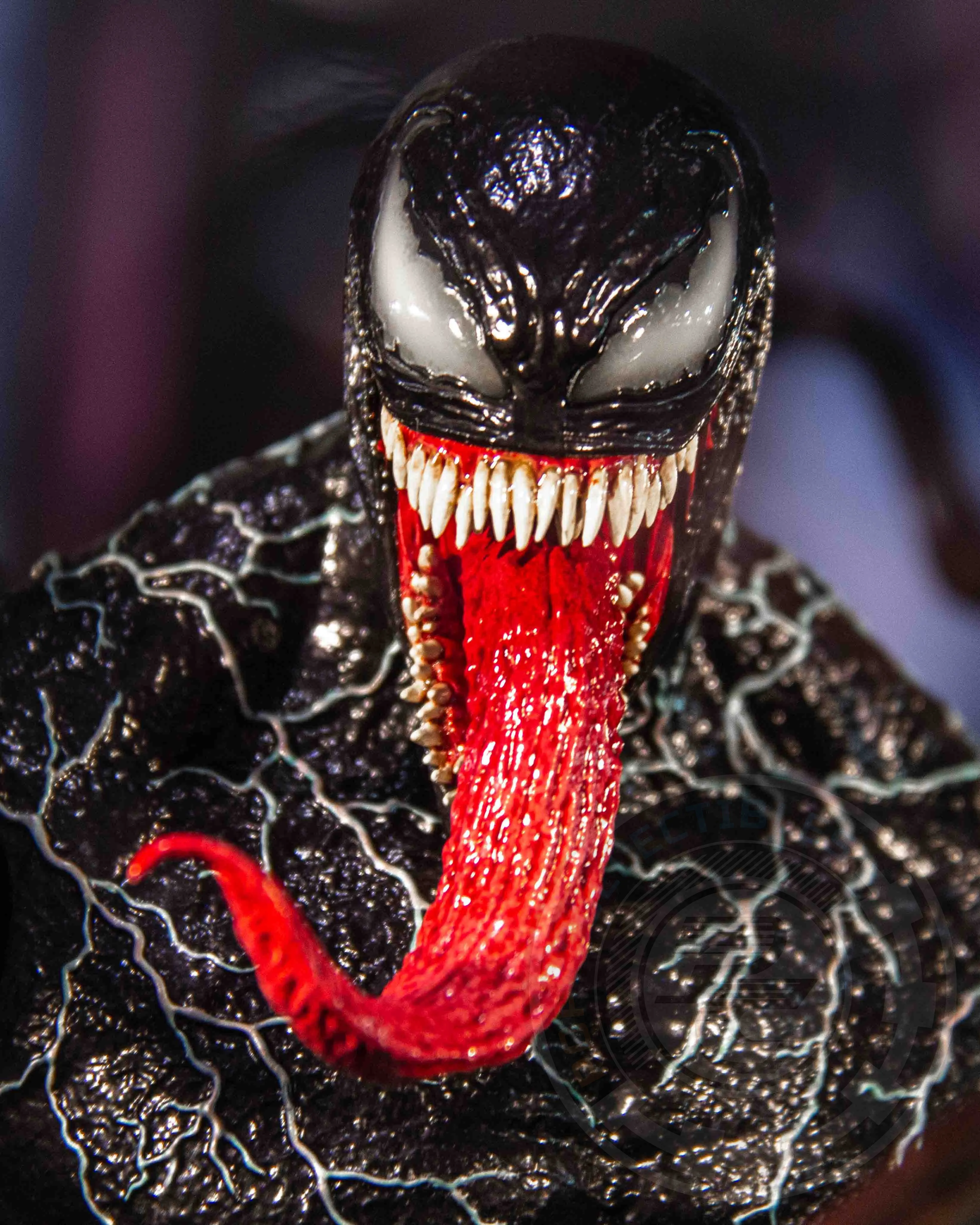 Hot Toys MMS590 Exclusive Edition Venom Figure - Highly Detailed Collectible from Marvels Spider-Man Universe