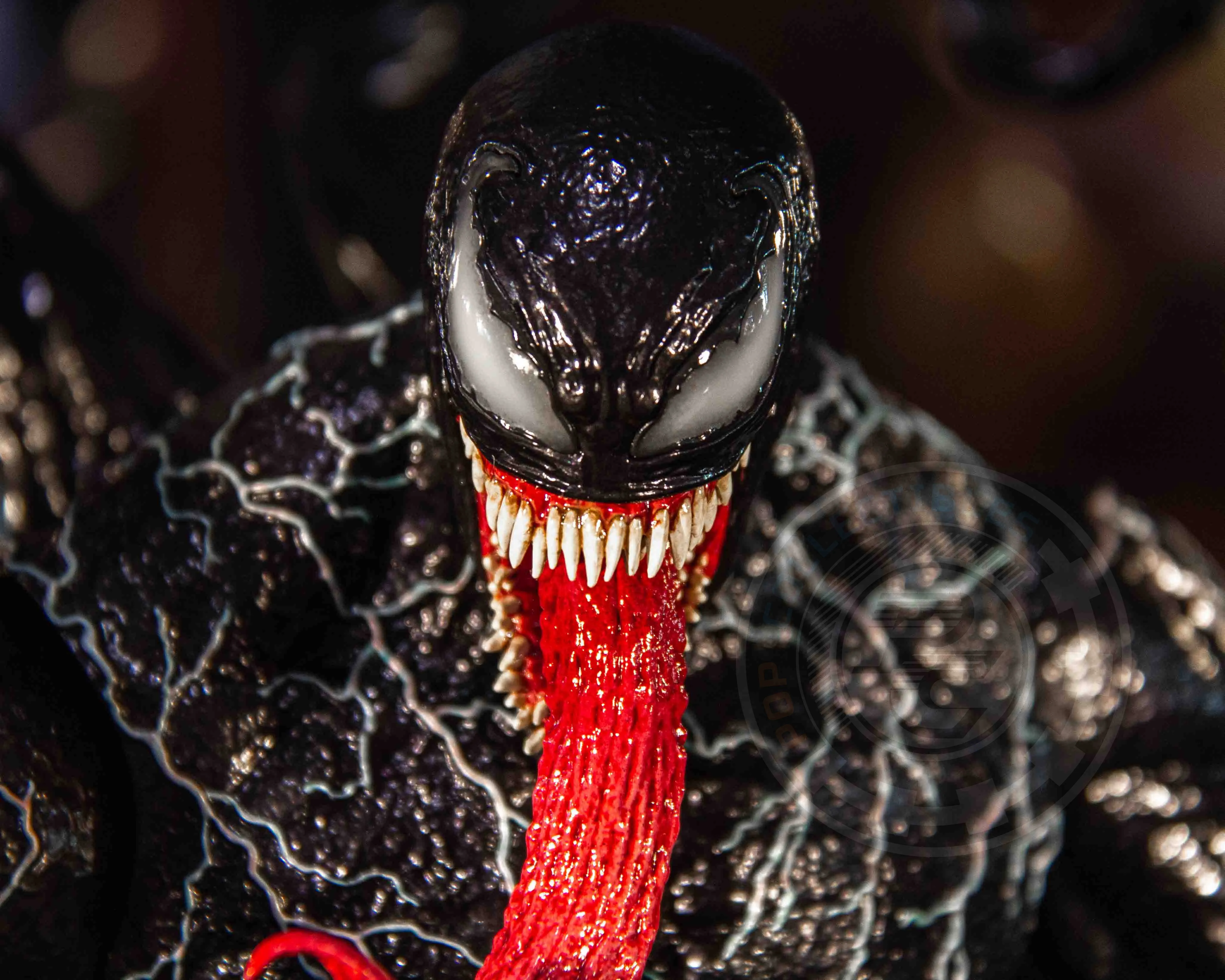 Hot Toys MMS590 Exclusive Edition Venom Figure - Highly Detailed Collectible from Marvels Spider-Man Universe