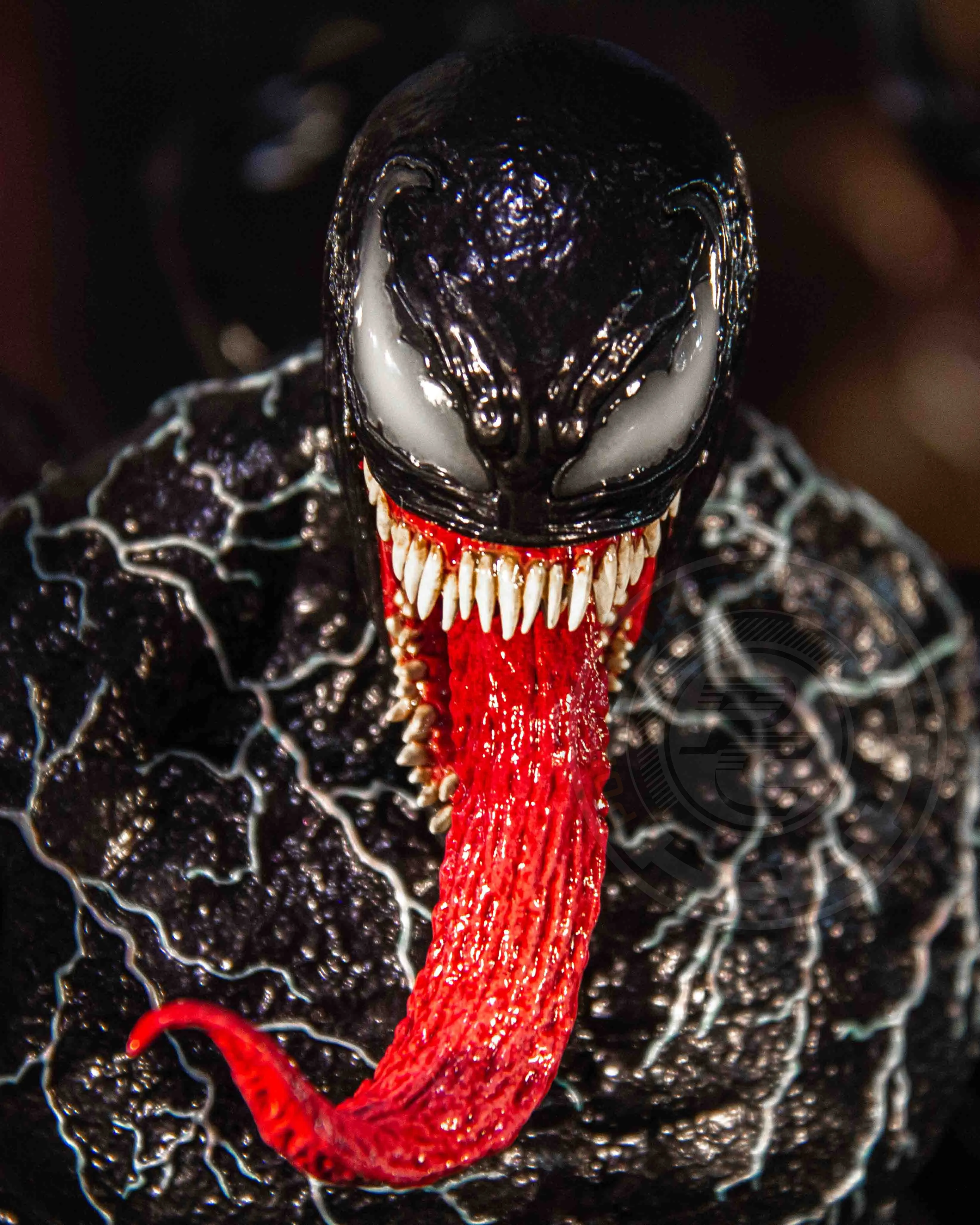 Hot Toys MMS590 Exclusive Edition Venom Figure - Highly Detailed Collectible from Marvels Spider-Man Universe