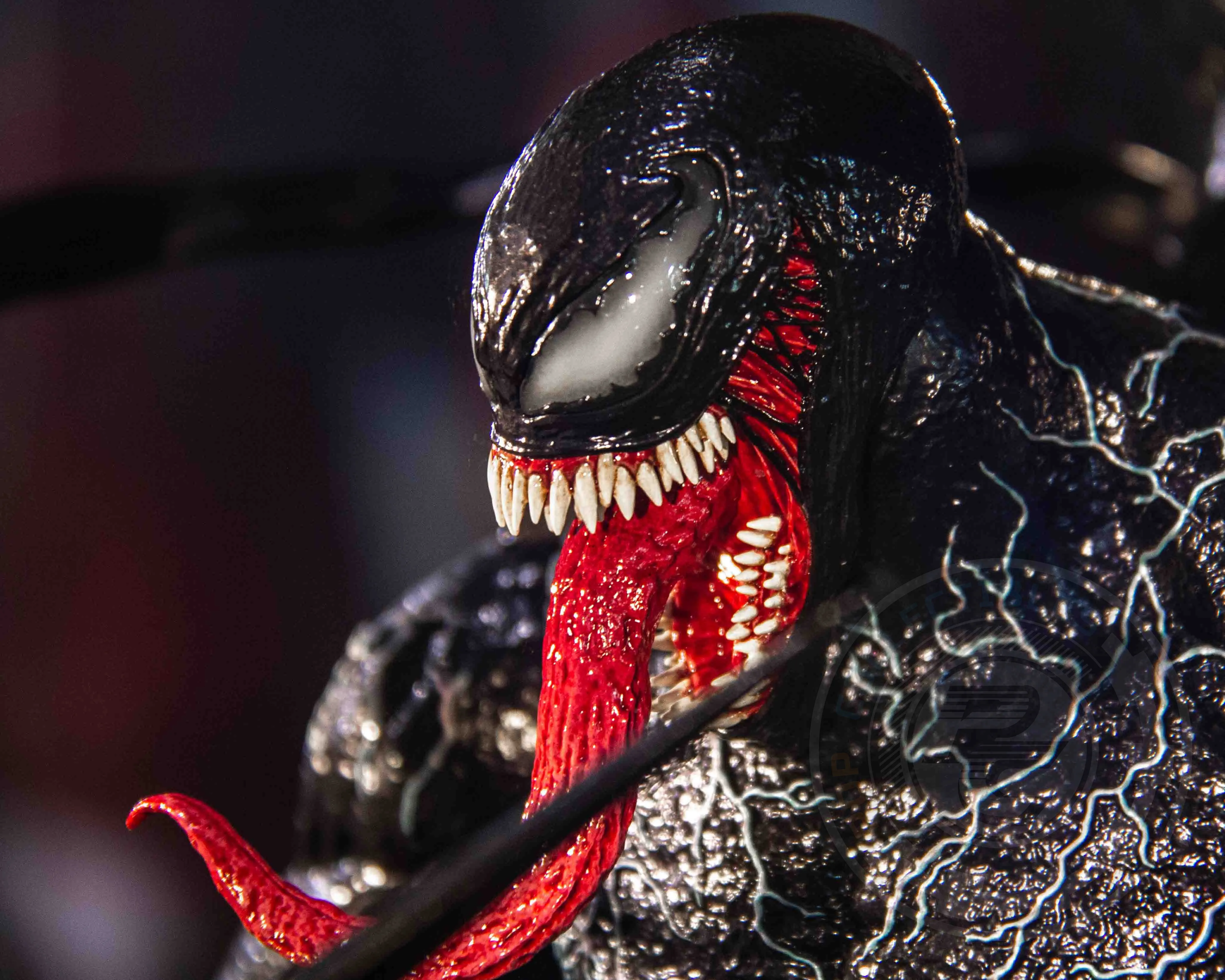 Hot Toys MMS590 Exclusive Edition Venom Figure - Highly Detailed Collectible from Marvels Spider-Man Universe