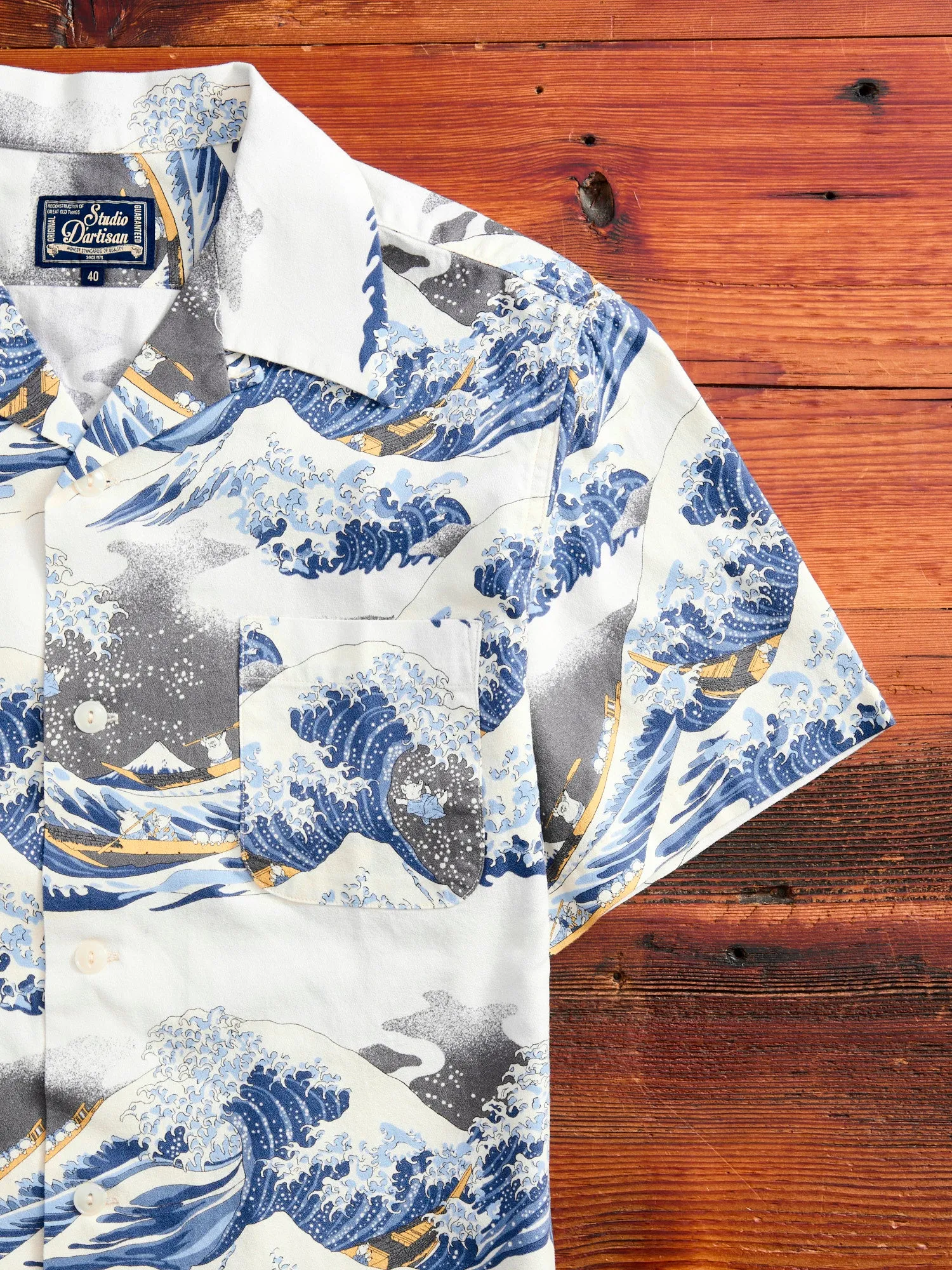 "Great Wave" Vacation Shirt in Ivory