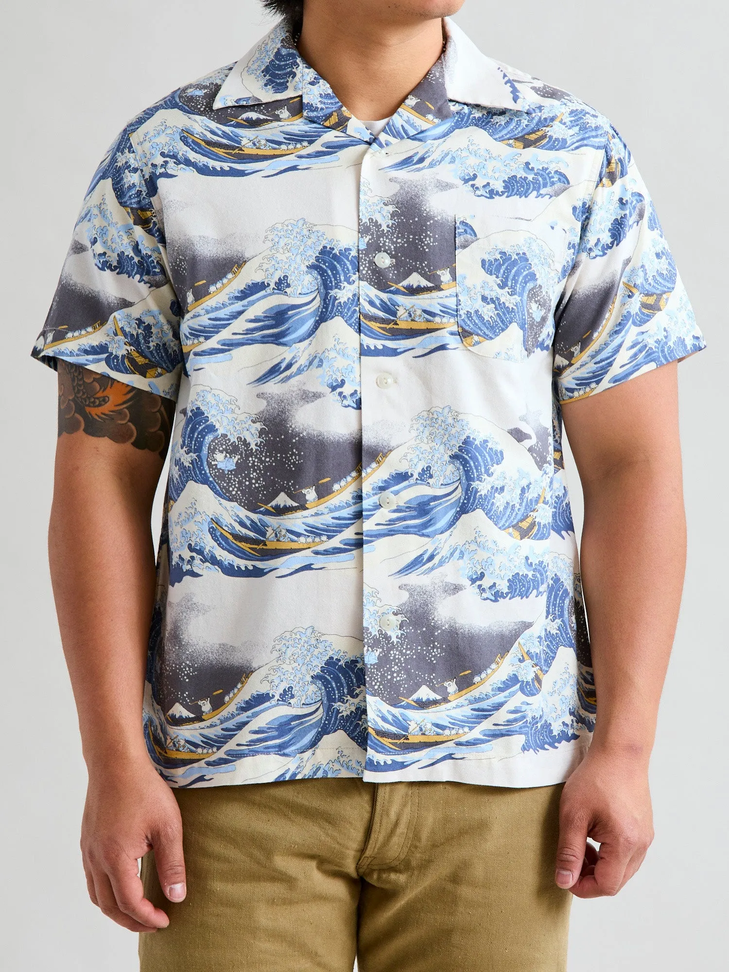 "Great Wave" Vacation Shirt in Ivory